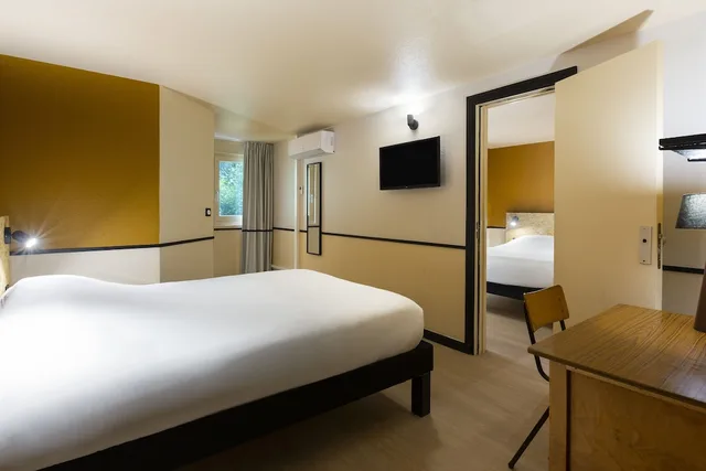 Pop, Double Bed، Greet Hotel Villeneuve La Garenne 5/10