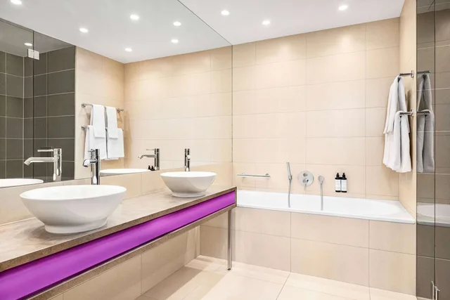 غرفة سوبيريور بسريرين منفصلين، Vienna House by Wyndham Andel s Lodz 3/3