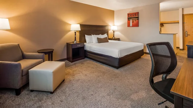 Standard, King Bed, Best Western Green Bay Inn Conference Center 1/7