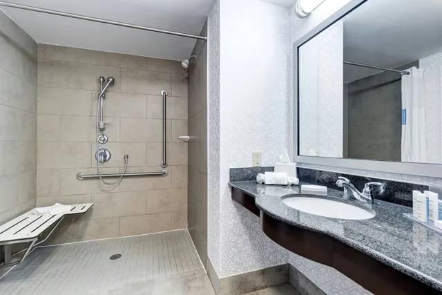 استوديو بسريرين كوين لذوي الإعاقة، Hampton Inn Suites By Hilton Brantford 3/5