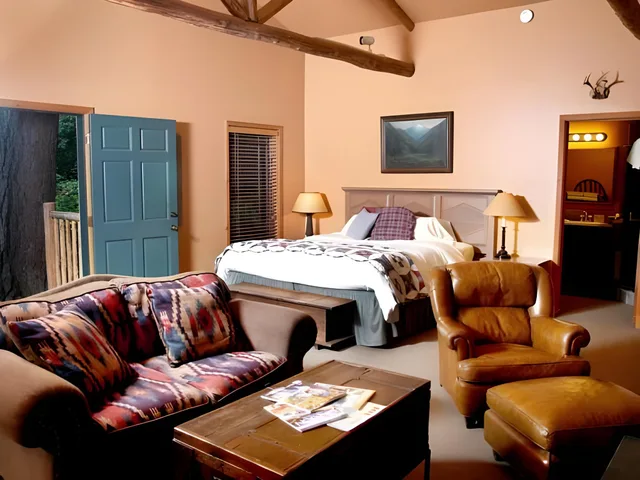 Suite, King Bed, River Front, Jetted Tub، Weasku Inn 2/2