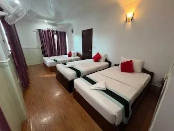 غرفة عائلية بسرير كينج بغرفة نوم واحدة، Central Night Hotel 1/1