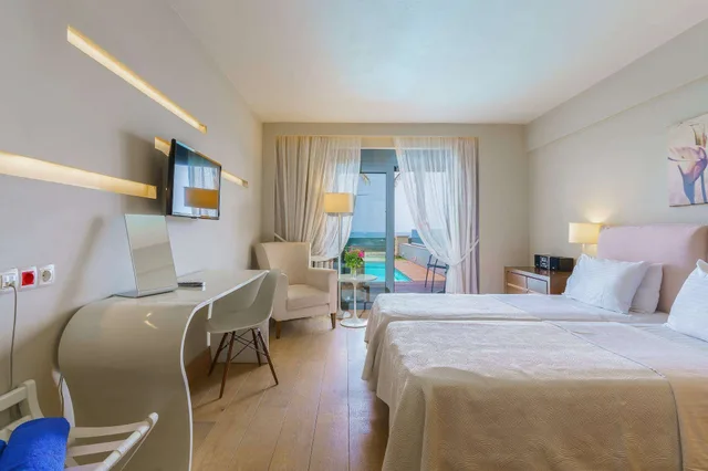 غرفة سوبيريور بسريرين منفصلين بإطلالة على البحر بمسبح خاص، Aegean Pearl 2/5
