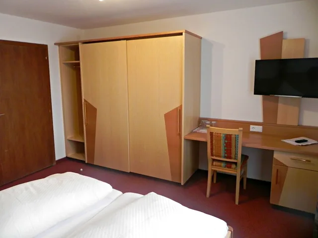 غرفة ثلاثية بسرير مزدوج وسرير فردي، Hotel Sonnhof 2/3