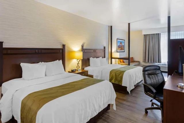 جناح بسرير كوين، Quality Suites Moab near Arches National Park 1/4