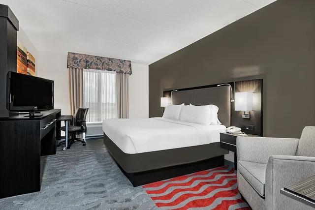 غرفة قياسية بسرير كينج، Holiday Inn Hotel & Suites College Station-Aggieland 2/2