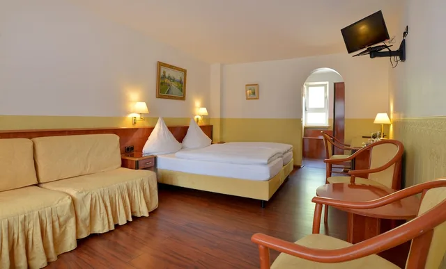 غرفة عائلية بسرير كينج مع أريكة، Hotel Zehnthof 1/4