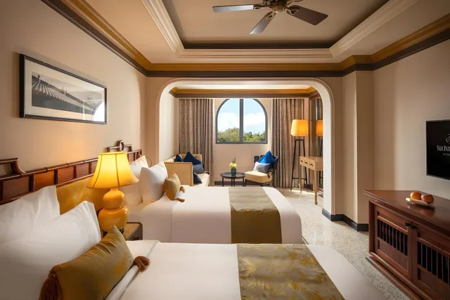 غرفة بريميوم بسرير كينج وسريرين منفصلين بإطلالة على المدينة، Silk Path Grand Hue Hotel 1/1
