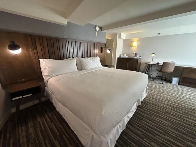 جناح رئاسي بسرير كينج بغرفة نوم واحدة بجاكوزي، Best Western Premier Plainview-Long Island Hotel 2/8