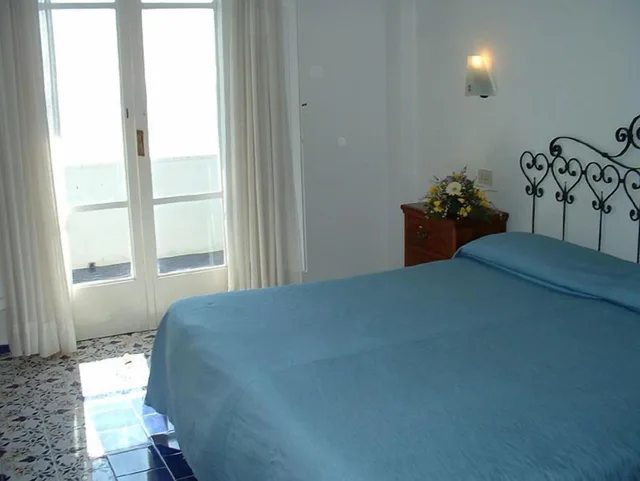 غرفة قياسية بإطلالة على البحر، Hotel Aurora Amalfi 9/10