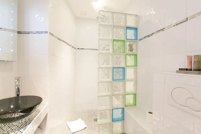غرفة سوبيريور بسرير كوين، Atelier Vavin Hotel - Paris Montparnasse (ex Atelier Saint Germain) 8/8