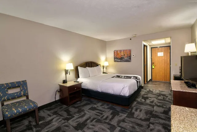 جناح بسرير كينج، La Quinta Inn Springfield South 1/6