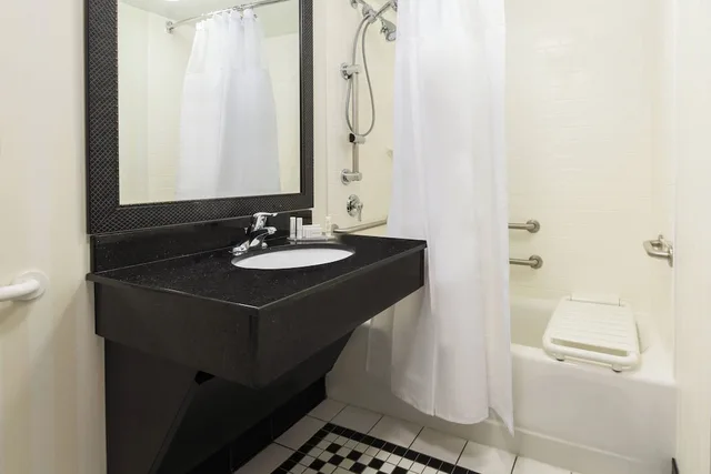 غرفة بسريرين كوين لذوي الإعاقة، Fairfield Inn Suites Buffalo Airport 5/6