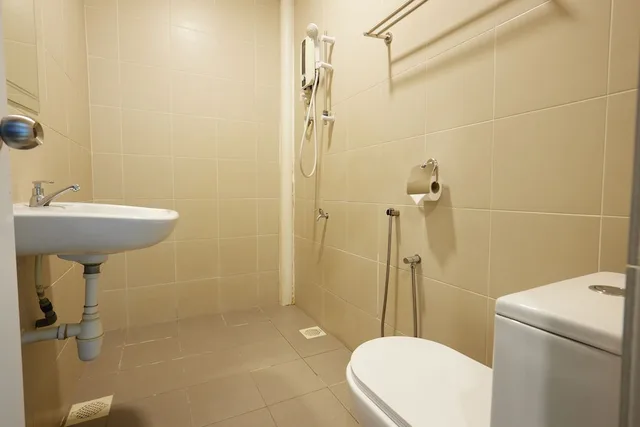 Superior, Family, 1 Queen and 1 Single Bed, Elite Hotel Muar 7/8