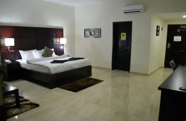 غرفة تنفيذية بسرير كينج بإطلالة على المدينة، De Santos Hotel 1/3