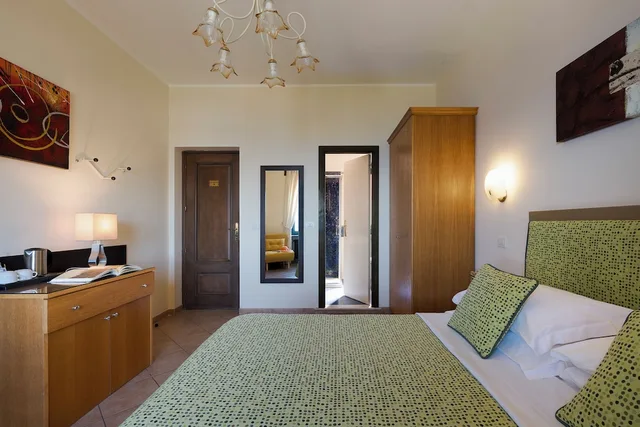 Standard, Queen Bed, Sea View, Hotel La Pensione Svizzera 7/10