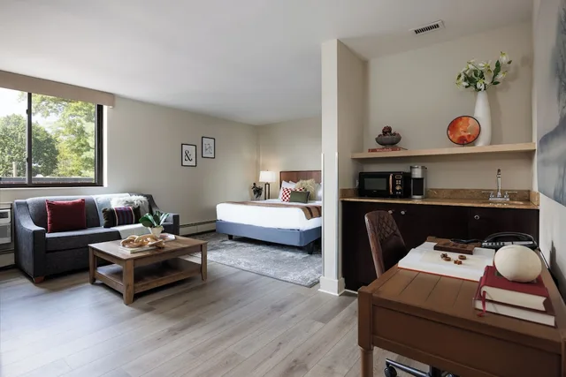 جناح بسرير كينج، The Andrew Hotel 3/6