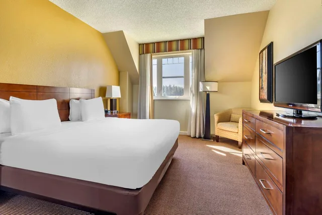جناح بسرير كينج بغرفة نوم واحدة مع أريكة لذوي الإعاقة، Hilton Vacation Club Lake Tahoe Resort South 4/7