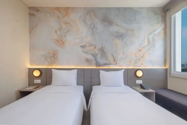 Zest Twin Room، Swiss-Belexpress Jemursari Surabaya 1/10