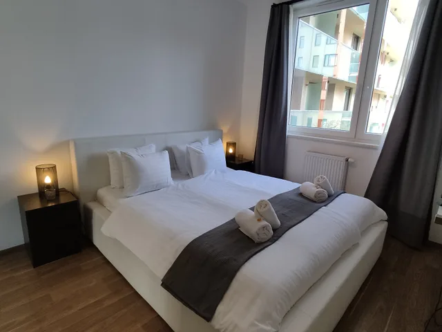 غرفة تنفيذية بشرفة بغرفة نوم واحدة، CORVIN CENTER SUITES 1/9