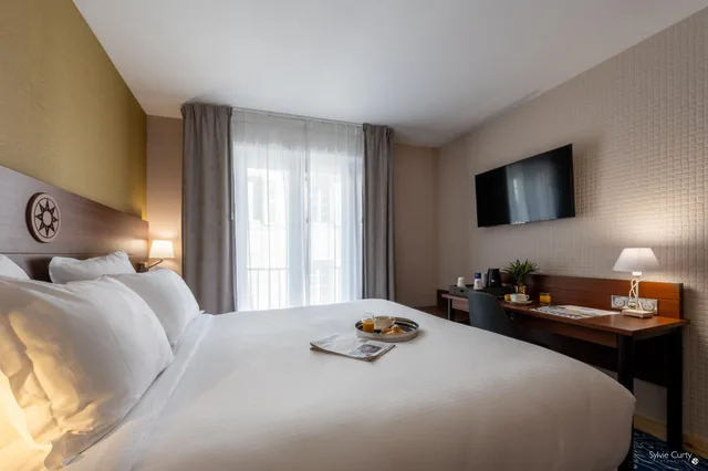 Select, Queen Bed, Street View، Hotel Le Yachtman 1/2