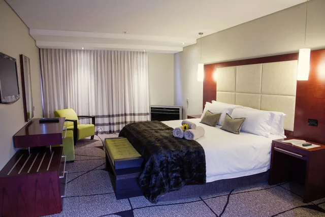 جناح شهر العسل بسرير مزدوج، Premier Hotel East London ICC 2/6