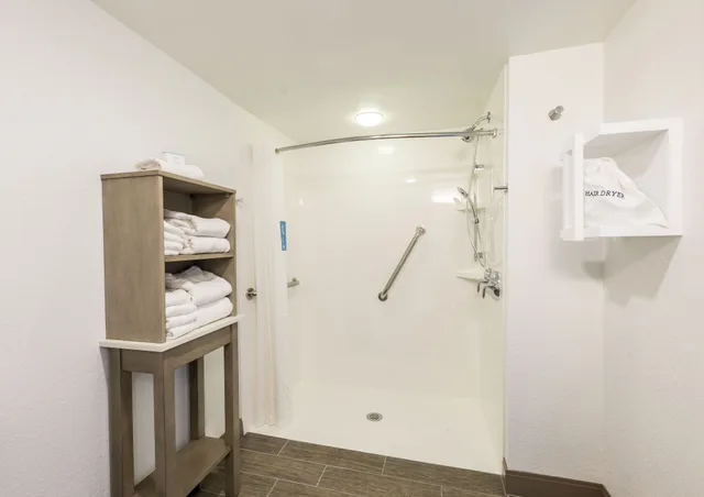 غرفة كلاسيكية بسريرين مزدوجين لذوي الإعاقة، Hampton Inn Virginia Beach-Oceanfront North 2/3