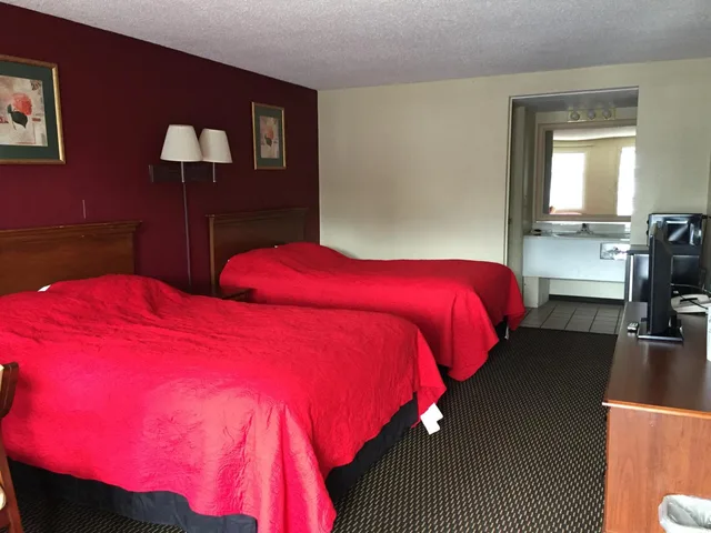 غرفة بسرير مزدوج أو سريرين منفصلين، Americas Best Value Inn Merrillville 1/3