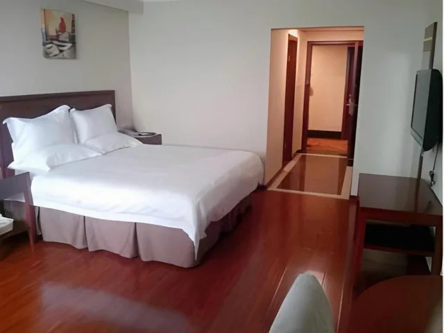 Room, Queen Bed, No Window، GreenTree Inn Zhangjiakou Xuanhua Boju Business Hotel 1/2