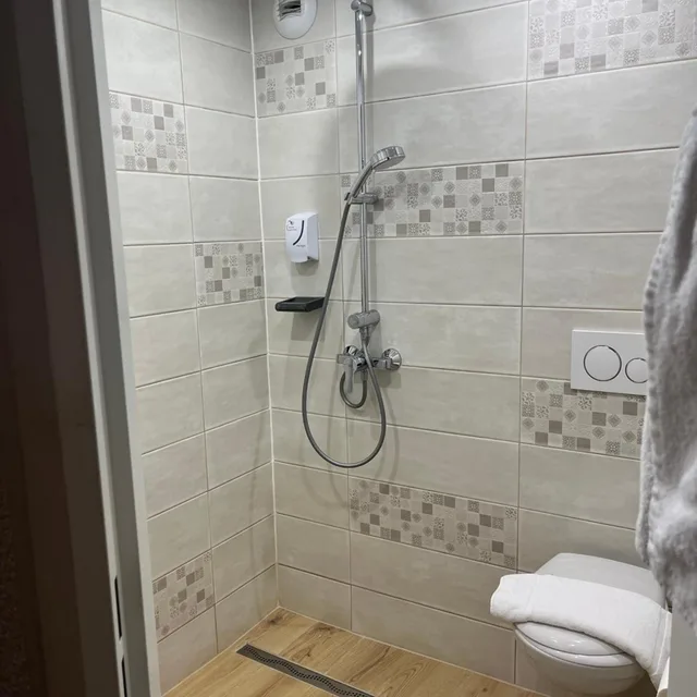 Room, Double Bed, Hotel La Bonne Etape 3/7