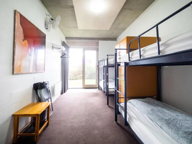 سكن مشترك بأربعة أسرّة للنساء، YHA Apollo Bay Eco 3/4
