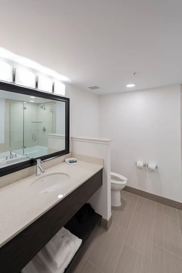 غرفة تنفيذية بسريرين كوين، Prestige Treasure Cove Resort 3/3