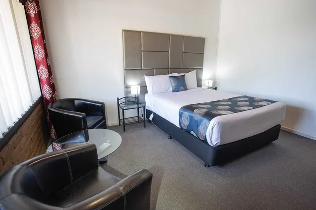 غرفة تنفيذية بسرير كوين، Goldfields Motel Stawell 2/5