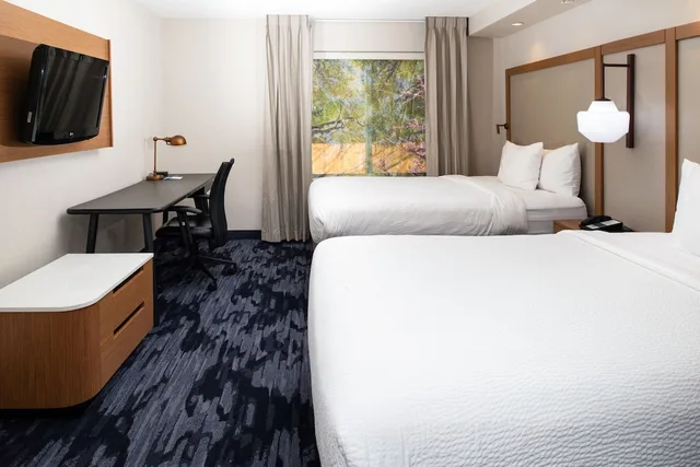 Suite, Multiple Beds، Fairfield Inn Suites By Marriott Greensboro Wendover 2/3