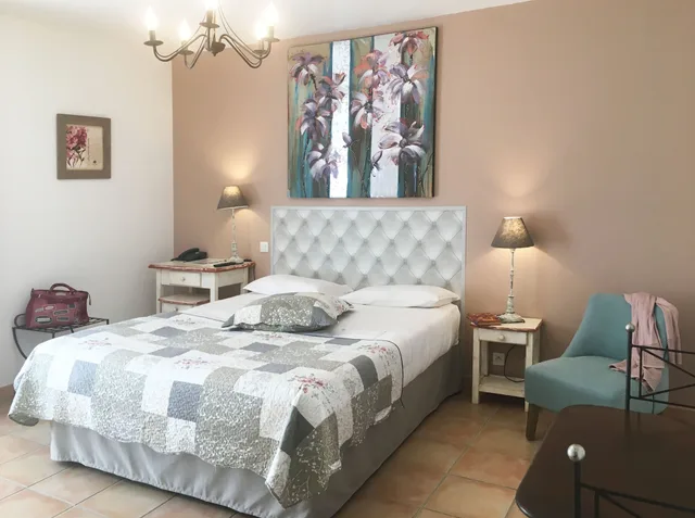غرفة كومفورت بسرير كوين، Hotel Les Ambres 2/7