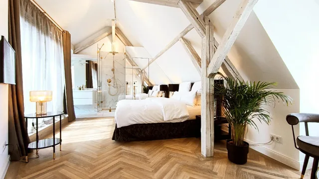 Deluxe, Double or Twin Bed, Boutique Hotel Krone Muenchen 1/2