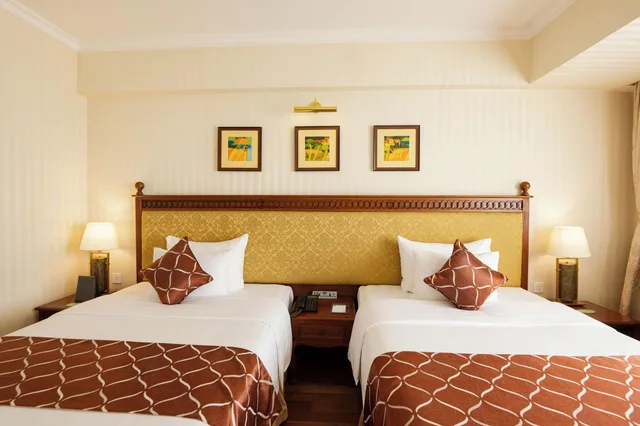 غرفة ديلوكس بسريرين منفصلين، Hotel Grand Saigon 1/5