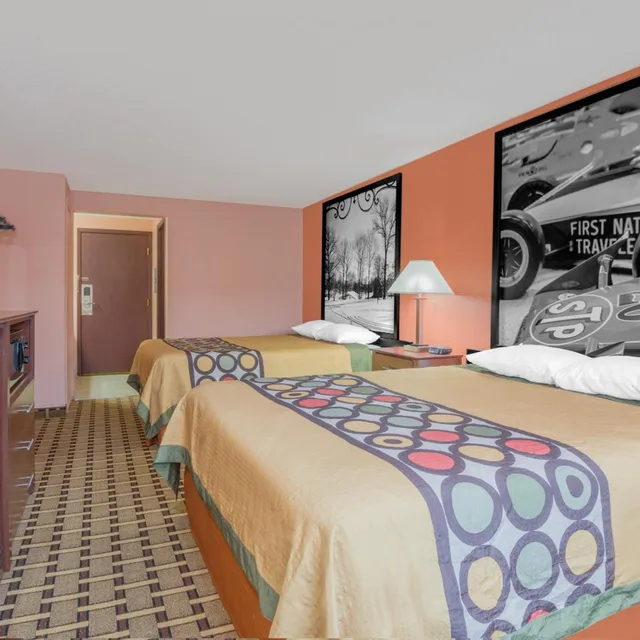 Room, 2 Queen Beds, Super 8 By Wyndham Shelbyville 2/5