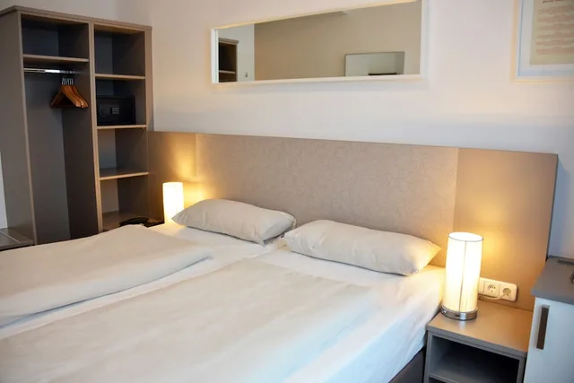 غرفة بسريرين منفصلين في الملحق، Arthotel Munich 1/7