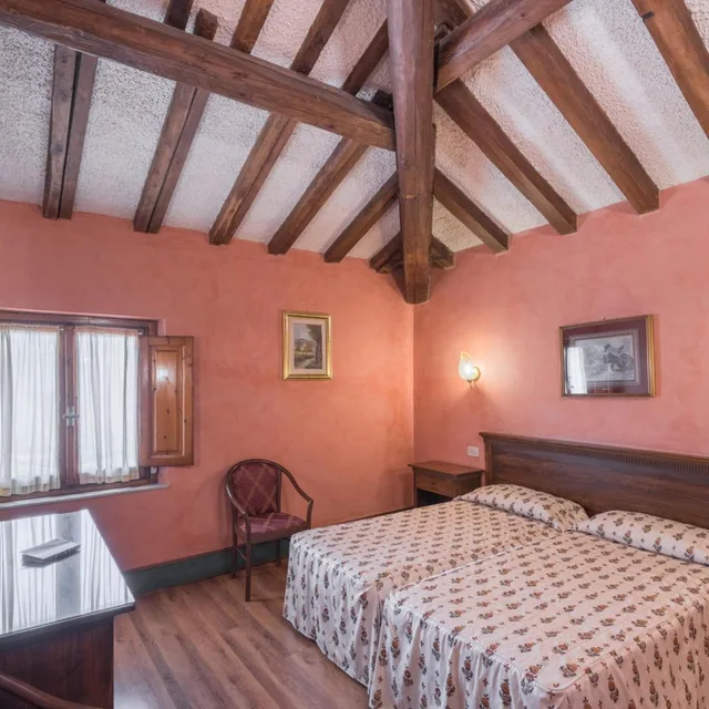 Superior, Double Bed, Minerva Palace 4/6