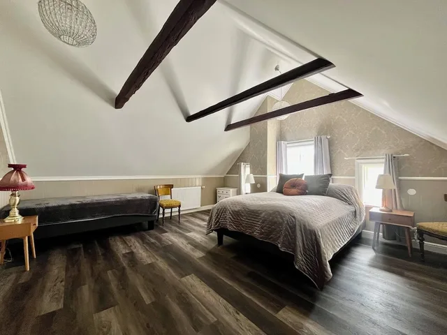 شقة بسرير كينج وسرير فردي بشرفة بإطلالة مع أريكة، Hotel Blanda 4/9