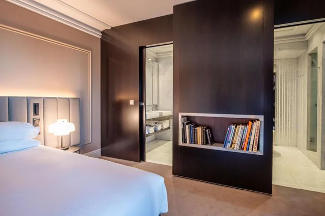جناح رئاسي بسرير مزدوج مع دخول الصالة، Hilton Brussels Grand Place 2/7
