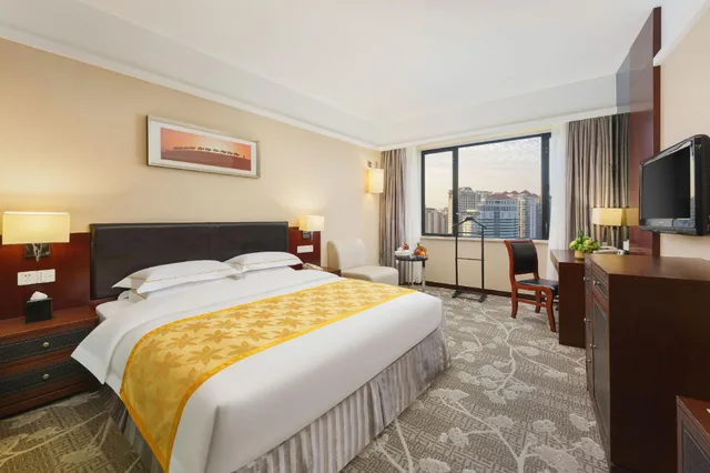 غرفة ديلوكس بسرير كوين، Golden Gulf Hotel Shantou 2/2