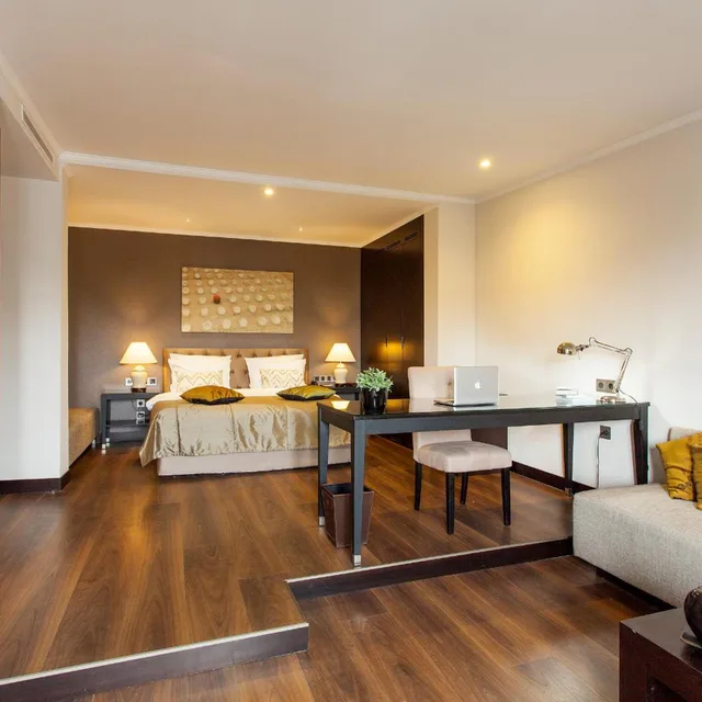 Junior Suite, King Bed, Quentin Boutique Hotel 2/7