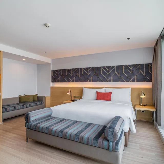 Deluxe, Double Bed, Corner, VELA Dhi GLOW Pratunam 3/9