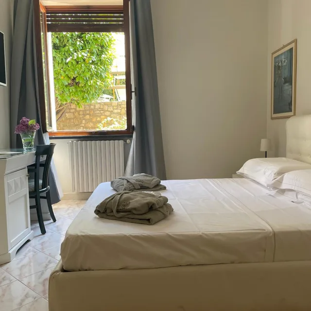 غرفة عائلية بحوض استحمام، HOTEL VILLA KINZICA 1/5