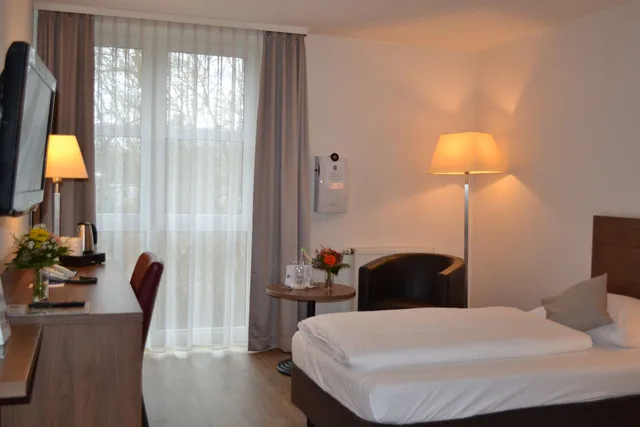 غرفة قياسية بسريرين منفصلين، Best Western Hotel Erlangen 7/10