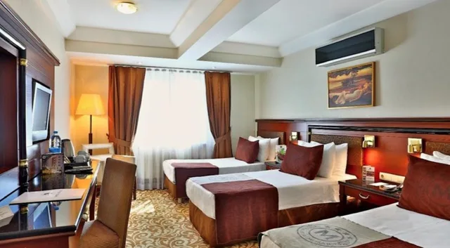 غرفة قياسية ثلاثية، Mosaic Hotel 1/1