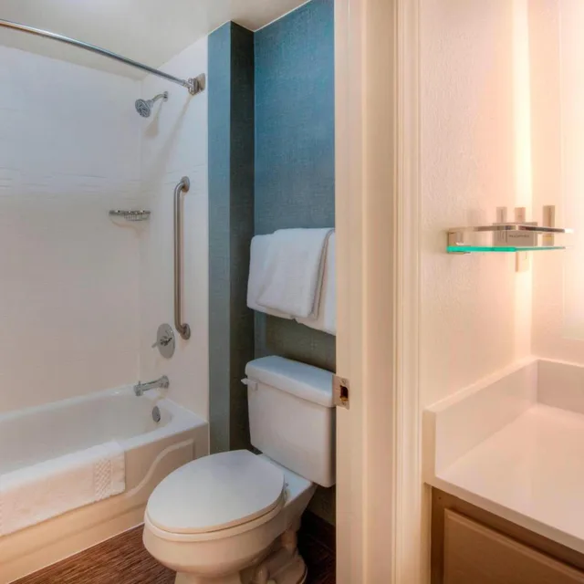 جناح بسرير كينج بغرفتي نوم، Residence Inn Wilmington Landfall 6/7