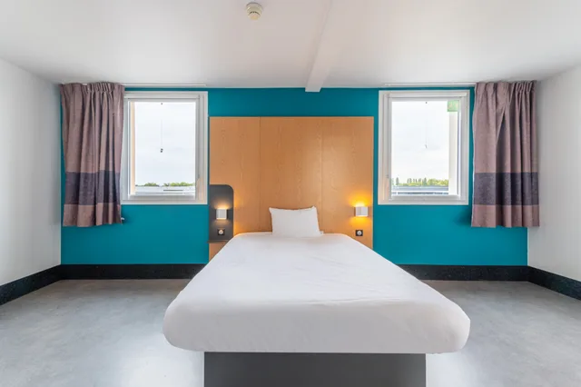 غرفة قياسية بسرير مزدوج، B&B HOTEL Lieusaint Carre Senart 3 etoiles 1/4
